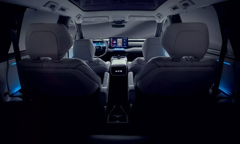 تويوتا-تلمّح-إلى-هايلاندر-2027:-خطوة-كهربائية-محسوبة-في-فئة-suv-العائلية