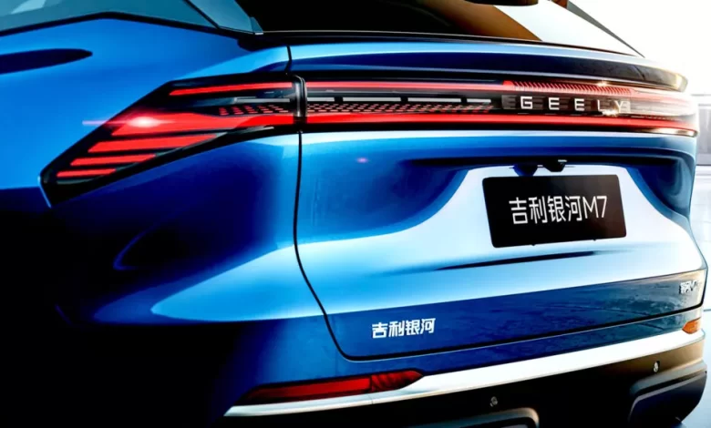 جيلي-تكشف-عن-galaxy-m7…-suv-هجينة-قابلة-للشحن-بمدى-ممتد