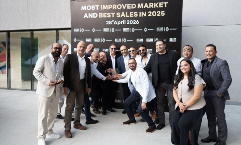 رينو-مصر-تُشارك-إنجازها-العالمي-most-improved-market-مع-فريق-العمل-وشركاء-النجاح
